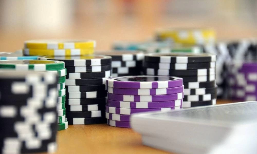 Σάλος στα Σκόπια: Παρέμβαση εισαγγελέα για τα πλαστά πιστοποιητικά στα καζίνο-Στο μικροσκόπιο και Έλληνες